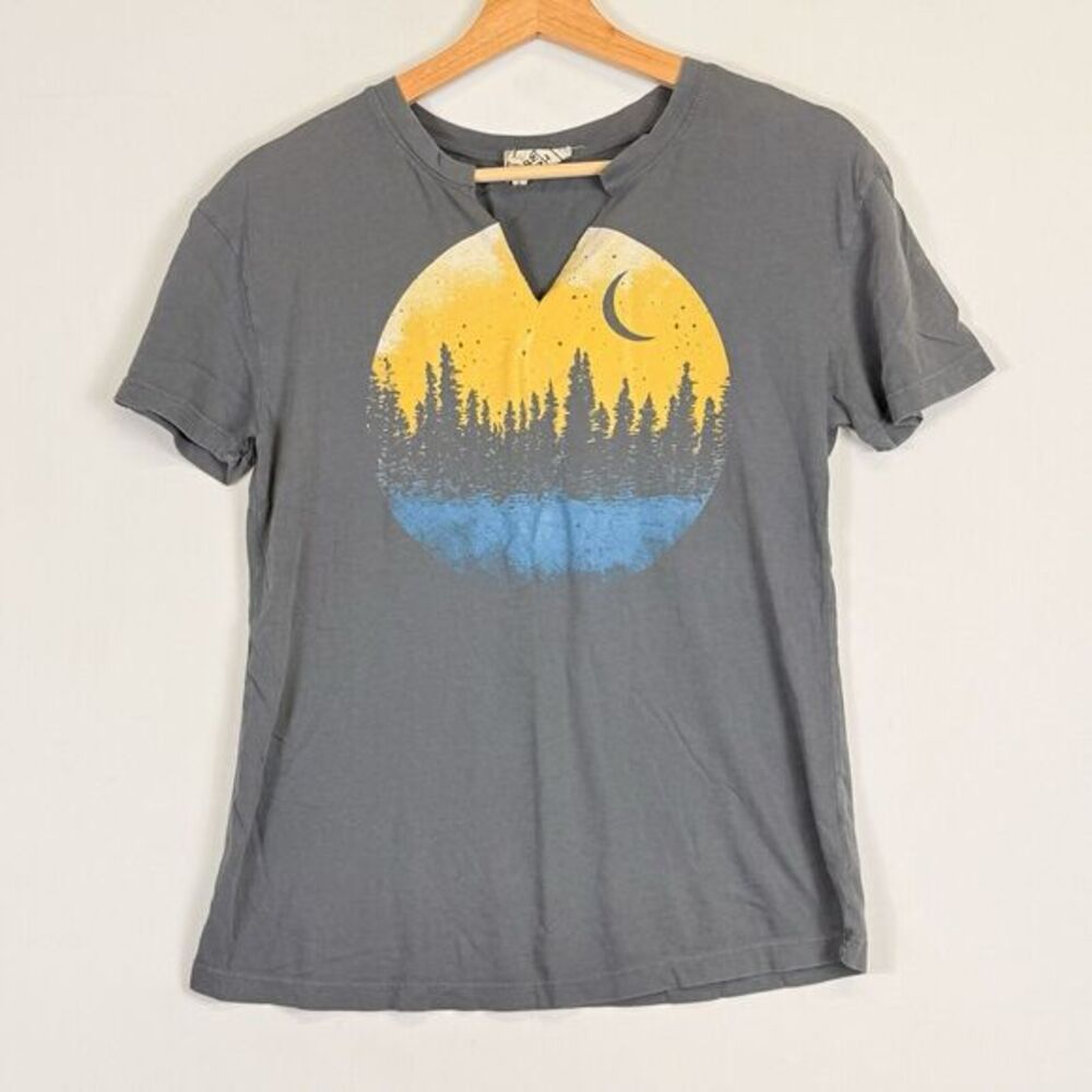Modish Rebel Graphic Tee Women Medium Gray Nature Moon Forest Notch Neck T-Shirt